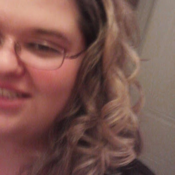 Meet your Posher, Abbie - Picture 1 of 1